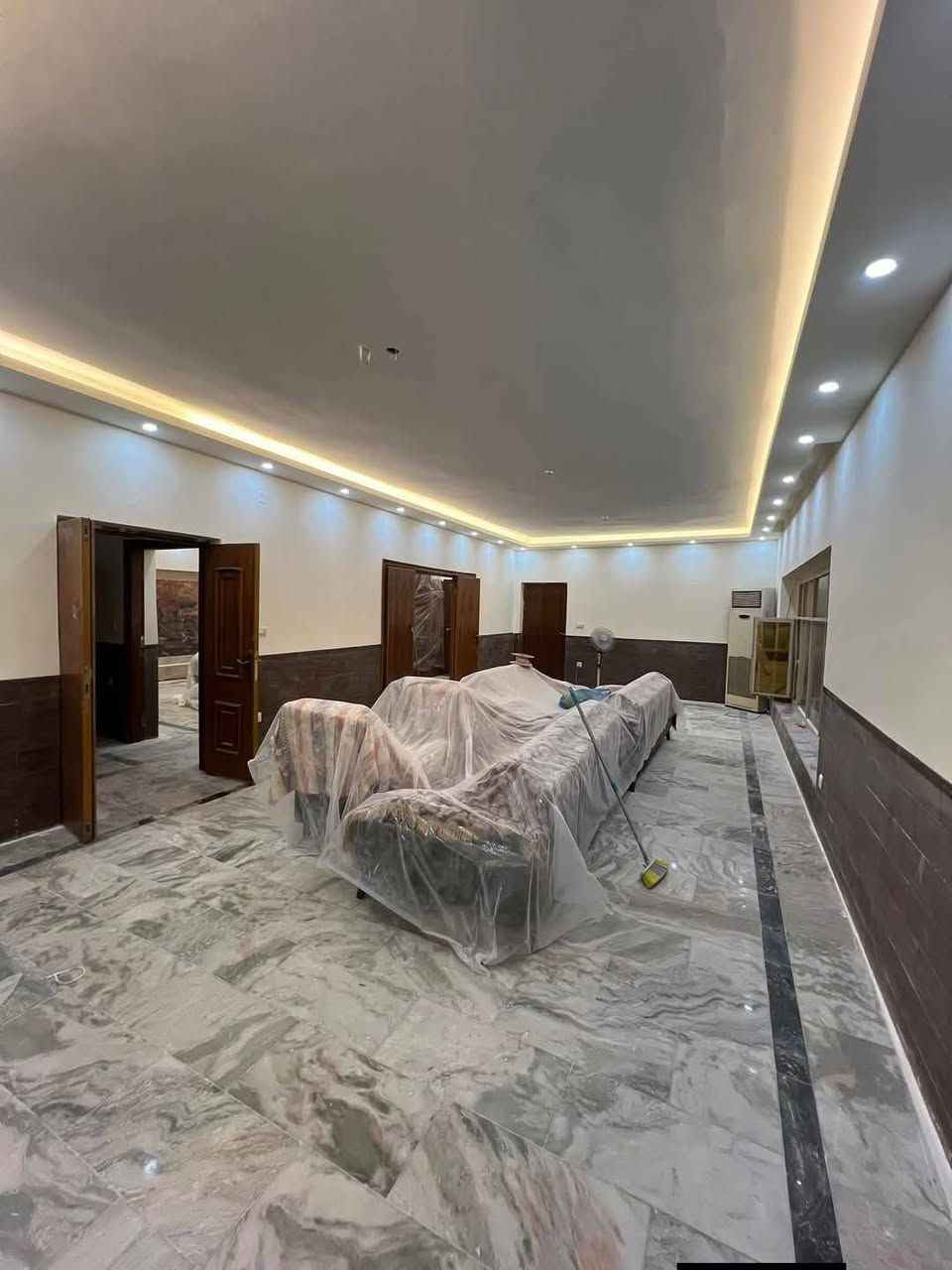 صباغ بيوت داخلي خارجي سعر مناسب تريد عل قطعي تريد عل غرفة نعالج رطوبة صبغ سيراميك وتر ستوب كلشي يخص صبغ ***********
