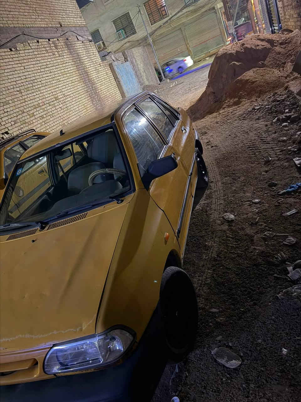 السياره حلوه وجهازه من كلشي
شواصي وكير ومكينه مكفولات 
سعره 24 وبيه مجال قليل 
مكانه بالحريه 
***********
