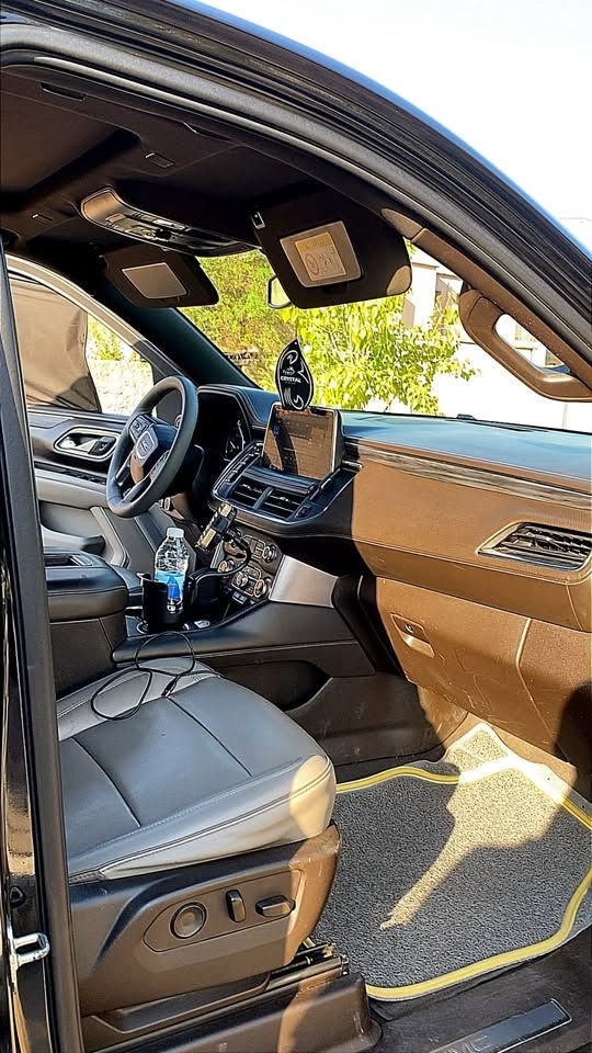 � للبيع | جيمسي SLT موديل 2021 (مواصفات دينالي) – وارد خليجي 🚘
▪️ الموديل: 2021
▪️ الفئة: SLT (مواصفات دينالي)
▪️ المحرك: V8 سعة 5.3 لتر
▪️ ناقل الحركة: أوتوماتيك 10 سرعات
▪️ اللون: أسود
▪️ الوارد: خليجي
▪️ الممشى: 100 ألف كم
▪️ الكفالة: عامة

المواصفات:
✅ تشغيل بصمة + ريموت ستارت
✅ دخول ذكي بدون مفتاح
✅ مقاعد جلد كهربائية مع ذاكرة للسائق
✅ تدفئة وتبريد للمقاعد الأمامية
✅ تدفئة للمقود
✅ شاشة لمس كبيرة
✅ Apple CarPlay وAndroid Auto
✅ نظام صوت Bose
✅ شاحن لاسلكي للجوال
✅ كاميرا خلفية وحساسات أمامية وخلفية
✅ كاميرات 360° (حسب التجهيز)
✅ تحذير النقطة العمياء
✅ تحذير مغادرة المسار
✅ رادار أمامي وفرملة طوارئ
✅ مثبت سرعة ذكي (حسب التجهيز)
✅ فتحة سقف كهربائية
✅ إنارة LED أمامية وخلفية
✅ جنوط ألمنيوم كروم
✅ مرايا كهربائية قابلة للطي
✅ تحكم بالدركسون
✅ مكيف أوتوماتيك ثنائي المناطق
✅ باب خلفي MultiPro متعدد الاستخدامات

✨ سيارة نظيفة جداً، وارد خليجي، جاهزة 

للاستخدام، بمواصفات فاخرة وأداء قوي
*********** للاستفسار
