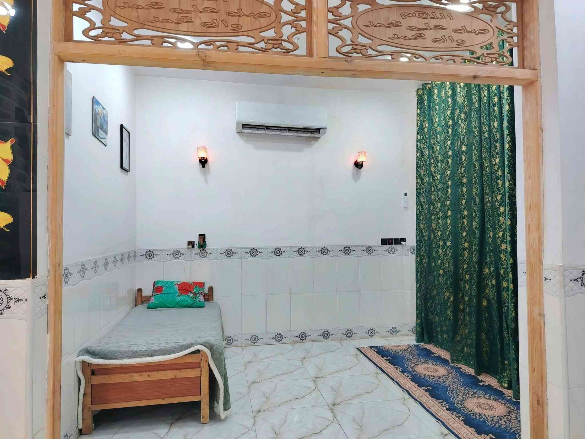 مشتمل طابقين طابو ملك صرف للبيع
حي الرسالة خلف مطعم حمادة الثاني
مساحته ١٣٥ متر بأسمي تحويل مباشر
غرفتين نوم وصالة ومطبخ واستقبال 
الطابق الثاني غرفتين بدون قاطع وبيتونه 
ملاحظة:
الطابق الأول جاهز من كلشي 
الطابق الثاني نقص لبخ وارضيه 
السعر 90 مليون الرقم ***********

نص مكتوب في الصور:
- ***********