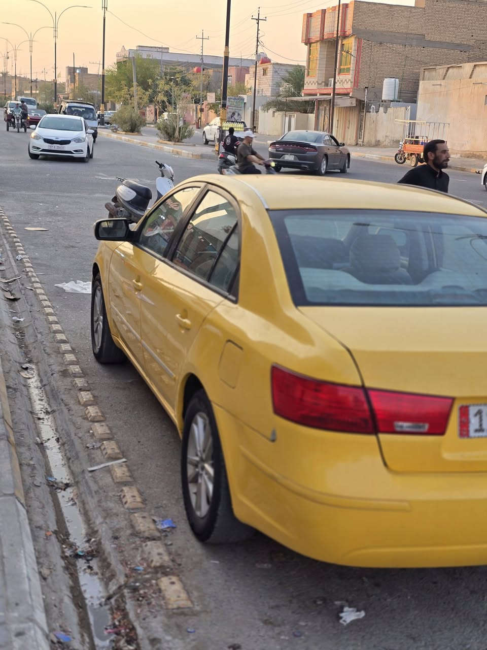 السلام عليكم 
سوناتا 2010 خليجي 
محرك 2400 دوش 
بيهة جاملغ خلفي فقط 
سنوية باسمي 
تحويل ثاني يوم 
السنوية تنتهي بشهر 7 ب2027 
السعر 88
مكلف بل نشر 
📞// ***********
