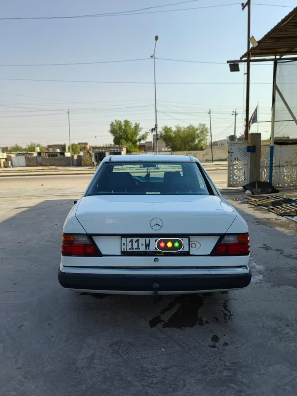 مارسدس دب موديل 93 

رقم بغداد دولي سنويه لل 27

مكينه 320 خراطيم 

حداديه امامي وخلفي نضيفه 

برده كهرباء 

مري كهرباء 🆕 

تبريد شغال ثلج ❄️ 

فتحة سقف طگتين

دبل هورن 

4 جام كهرباء 

كهربائيات شغاله

قواعد دبل بلاد شركة

السعر 75  
***********
مكان بغداد
