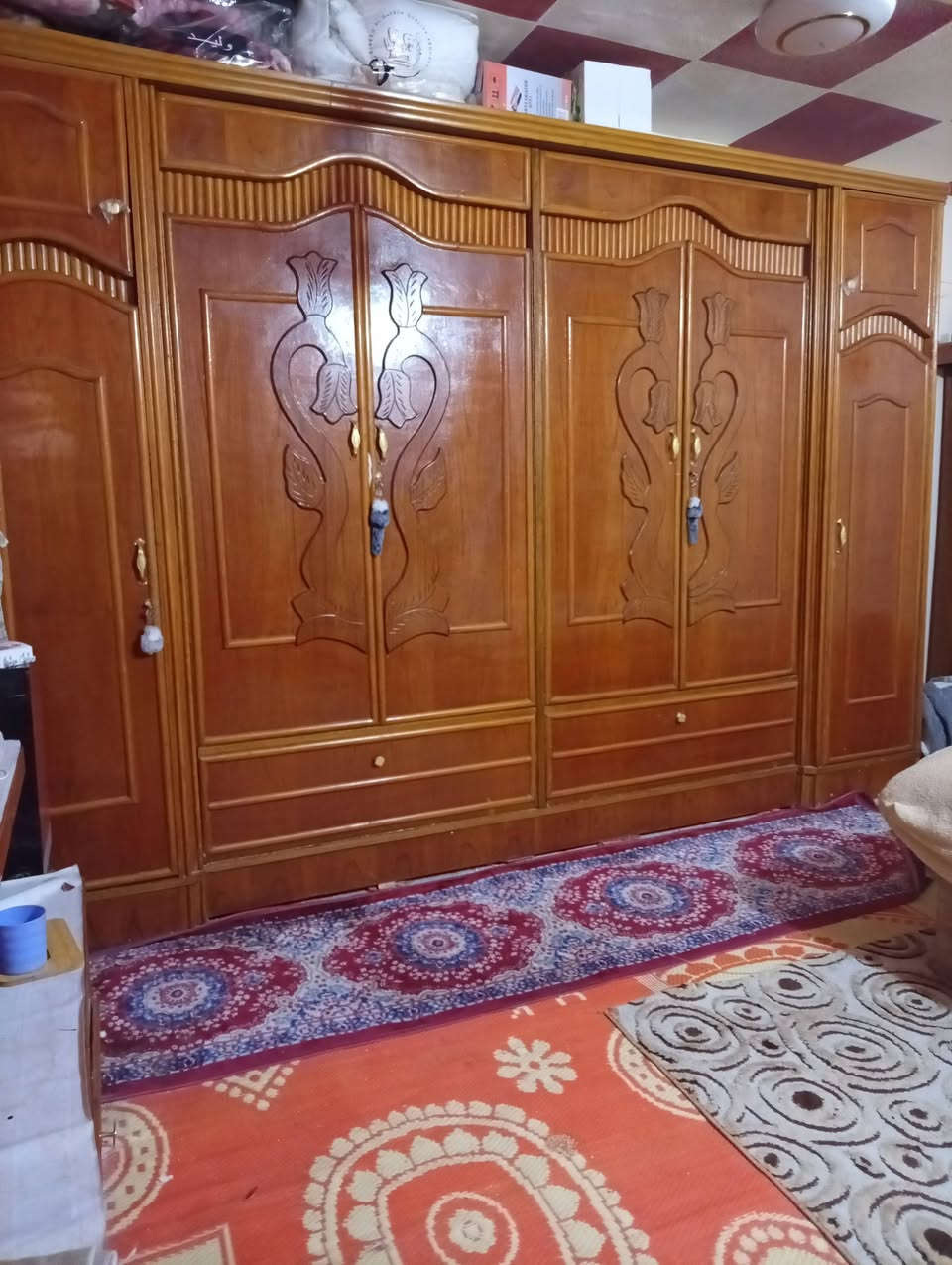 سلام عليكم غرفه نوم للبيع نضافه 90بل ميه تزكام مكاني حي غدير سعر 500رقم جهاز ***********
