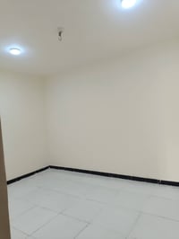 بيت مساحته 120 متر بحي الجامعه شارع المركز بناء جديد كامل الخدمات ماء ...