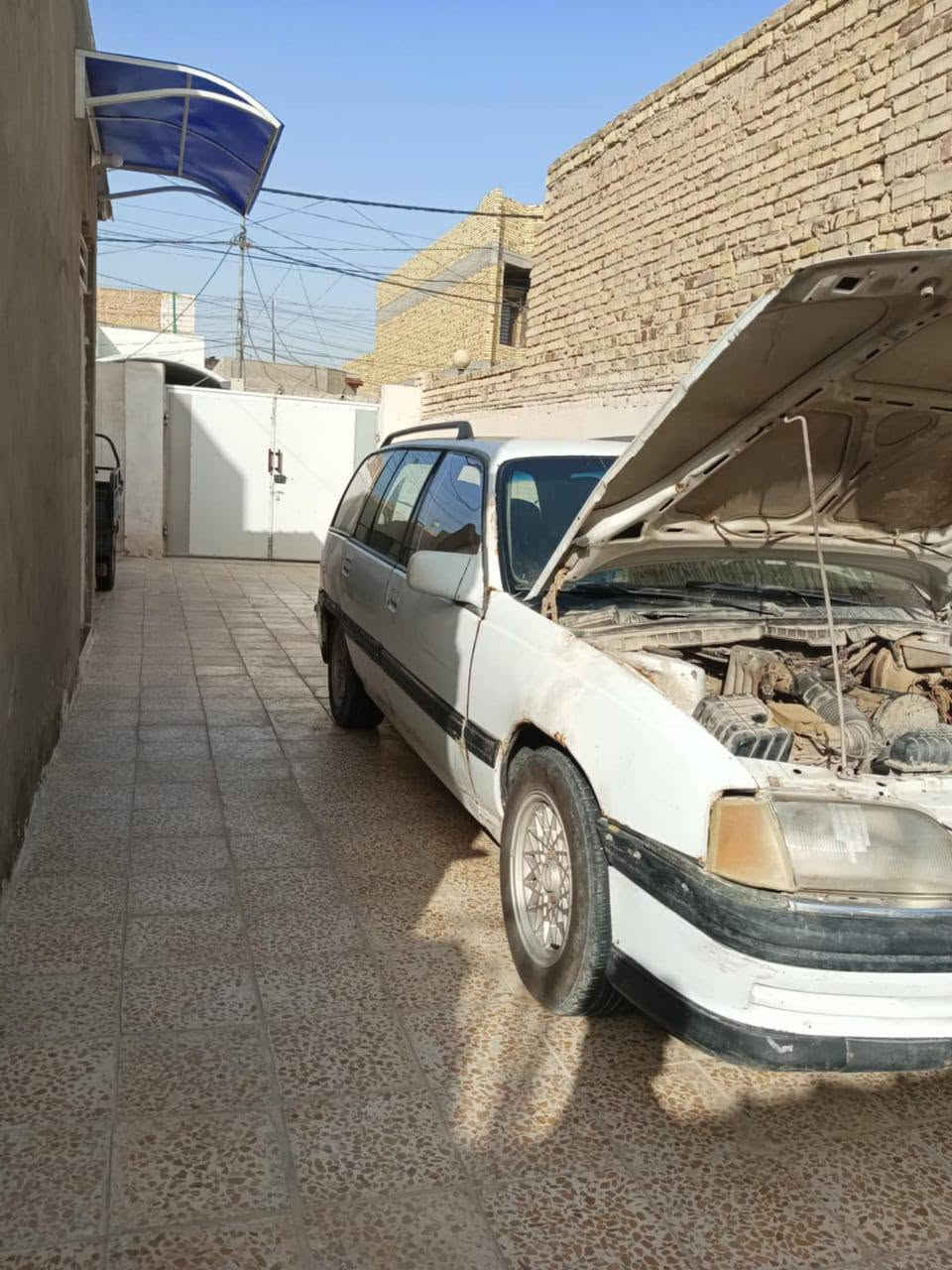 السلام عليكم أوبل للبيع رقم كربلاء موديل 91 سنوية نافذة 19 مكينه تعبانه حدادية زينة تايرات جدد المالك صديقي بالديوانية والسيارة بالديوانية السعر 10ورقات ***********
