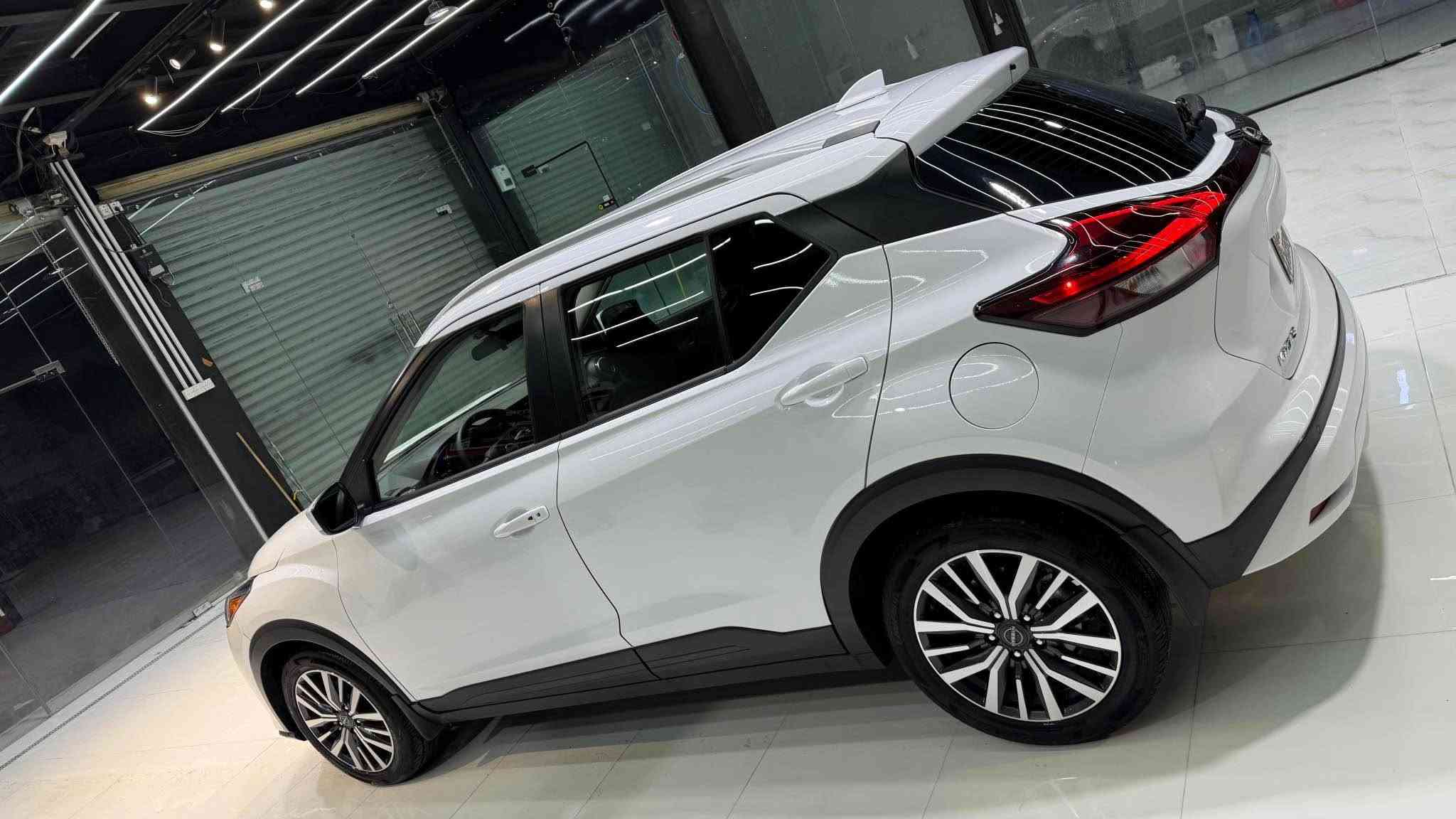 نيسان كيكس شكل جديد .         NISSAN KICKS.    SV
 
اللون      ابيض

موديل.   2023.   شكل 

مرقم رقم جديد الدولي 
ضرر جاملغ فقط السكن وحافه البنيد  وبدون دواخل 

بصمة تشغيل
تحكم ستيرن
شاشه كبيره ايباد 
رادار امامي
رادار خلفي 
قياده ذاتيه
مكابح ذاتيه 
تحديد مسار
نقطه عميه
حساس خلفي
كامره خلفيه
كشافات دعاميه
داخل مخمل

 السعر 143 $ رجاء الشراي يتصل 

العنوان كركوك 
واتساب ورقم *********** كركوك, العراق
