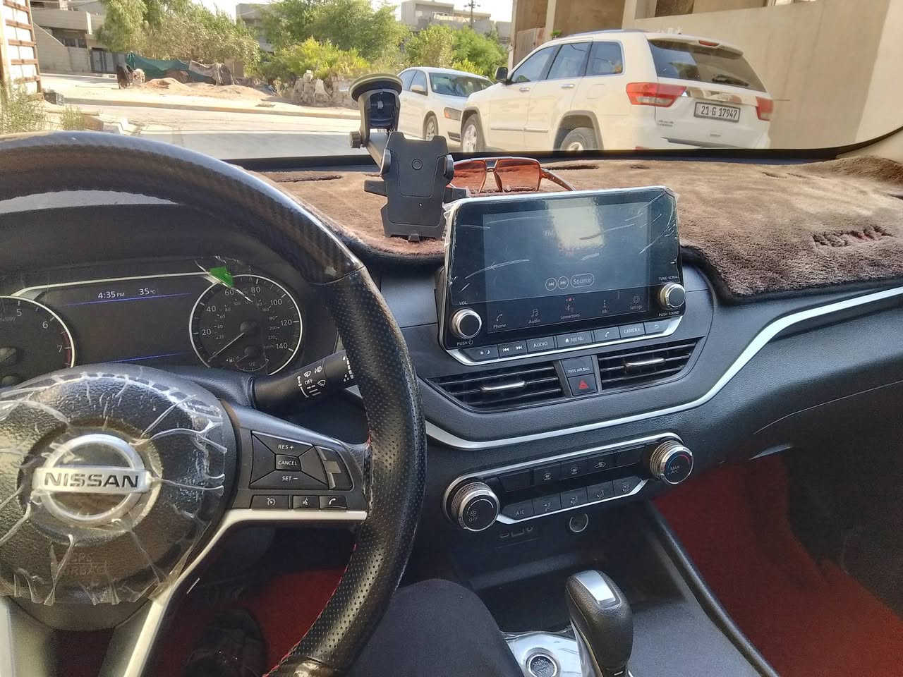التيما موديل 22 
رقم اربيل سنوية ٢٩تسقط 
قطعتين جاملغ وباب خلف السايق بدون دواخل
وبعض الملاحظات 
موقعها كركوك  بيها بطاقة بنزين 
السعر 140 قابل للتفاوض 
***********
