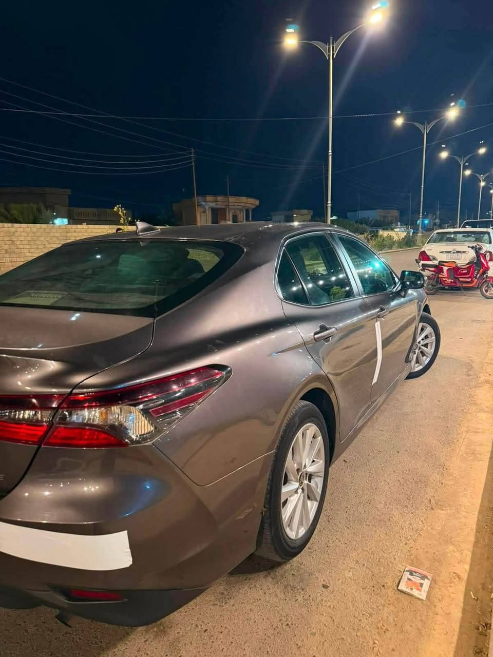 للبيع كامري 

موديل 2022

وارد امريكي 

فئهle

ماشيه 98mi

رقم صلاح الدين معوقين شرط (الوكاله )

بدون ضرر فقط رصعه تحميل

كير محرك شرط

مكان السياره صلاح الدين /العلم 

السعر 180 وبيها مجال

الاتصال

***********
