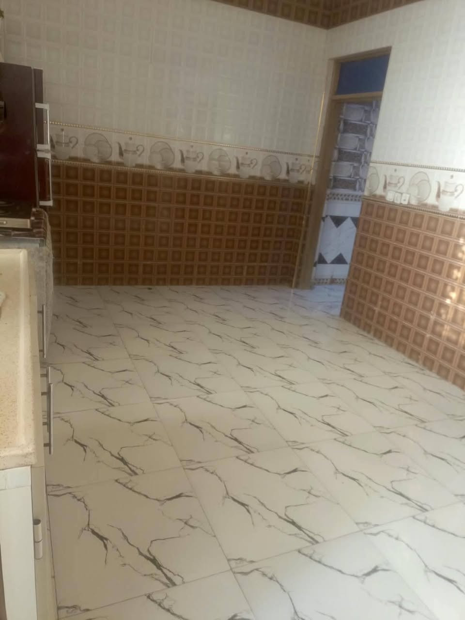 سلام عليكم بيت ٢٠٠م طابو صرف بالجبيسة قرب المدرسة بناء حديث ب٩٢ مليون وبيه مجال للاستفسار ***********
