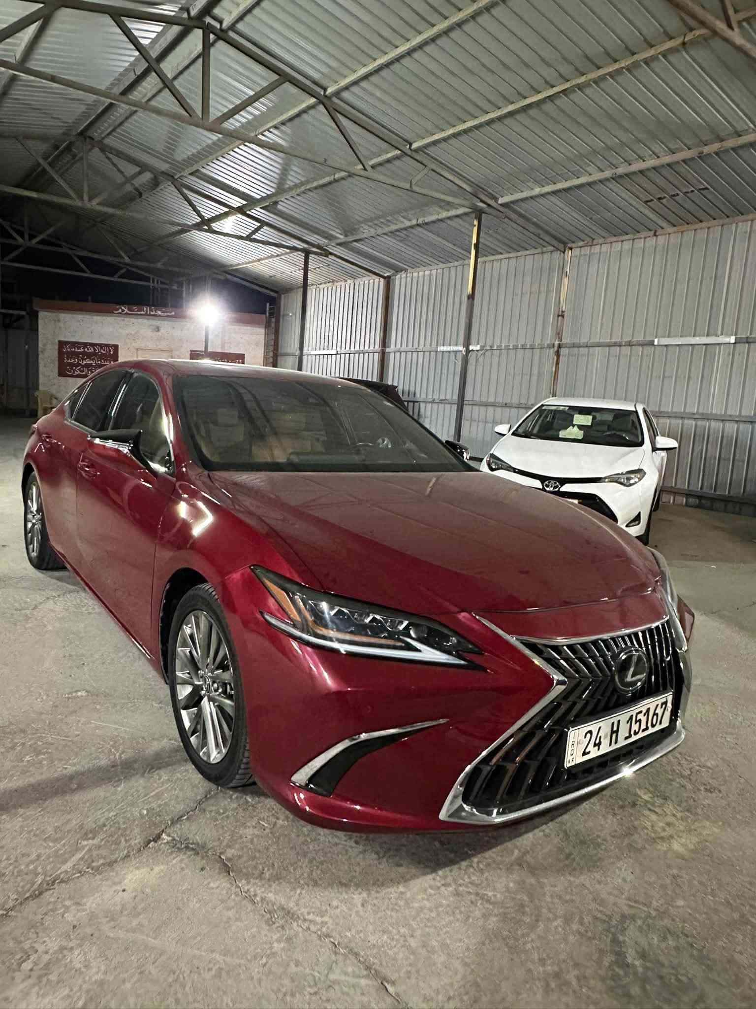السلام عليكم لكزز ES 350   بانزين 6 سلندر بدون صبغ السياره كلين رقم دهوك شرط التحويل
السعر 248$ 
مكن السيارة ناحية الزاب 
***********
