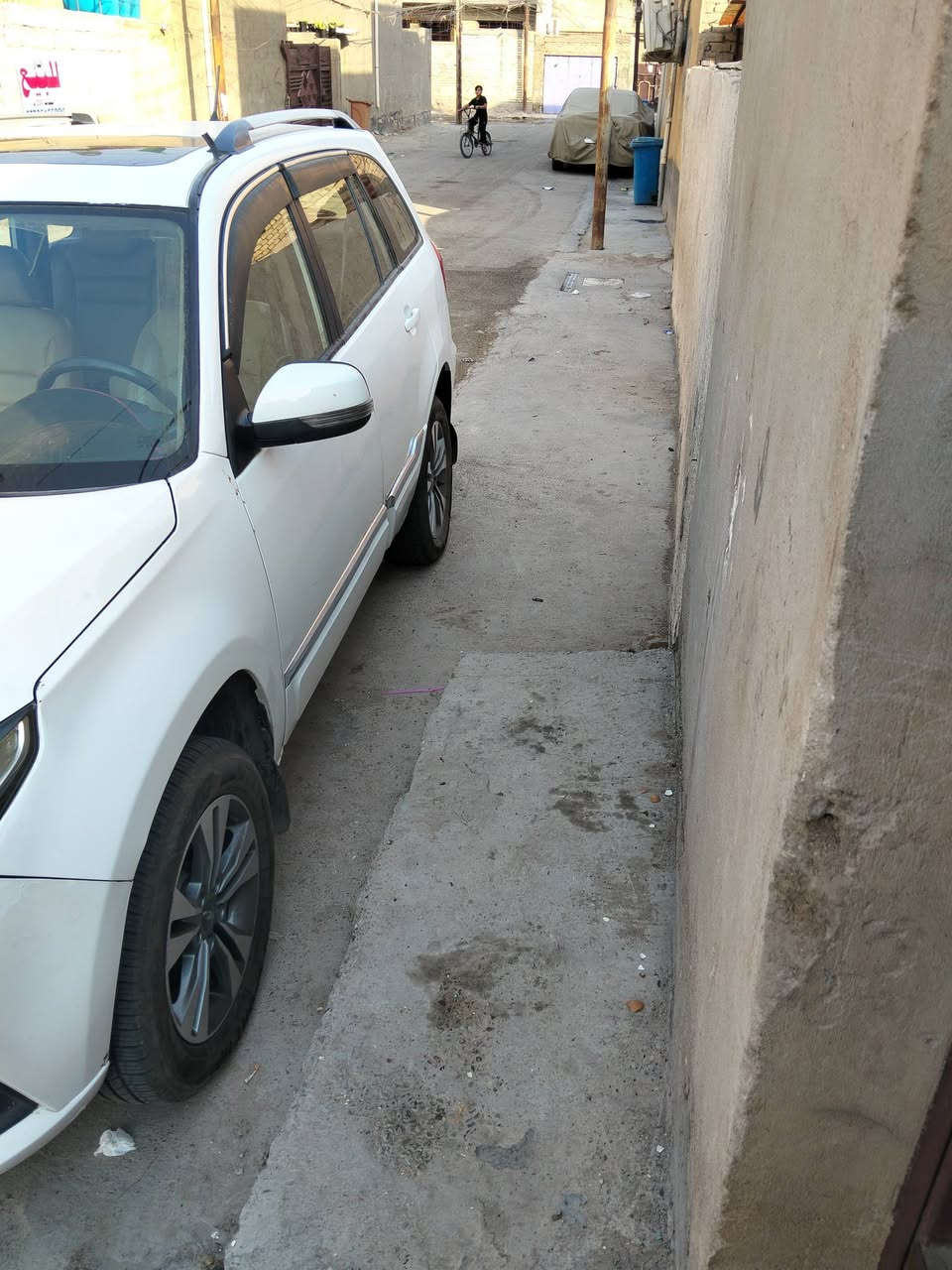 السلام عليكم تيكو موديل ١٨ رقم بغداد انكليزي تحويل مباشر  كير ميكانيكي المرغوب
محرك حجم 200cc سياره بلاديه على وضع الشركة
مابيها نقص برغي جاهزه من كل النواحي
ماشيه 118الف سعر ٨٥ وبي مجال مكاني بغداد 
بيهه قطعتين 
باب خلف سائق 
 ودوسه باب صدر  والباقي مكفول كير مكينه تبريد ثلج
***********
