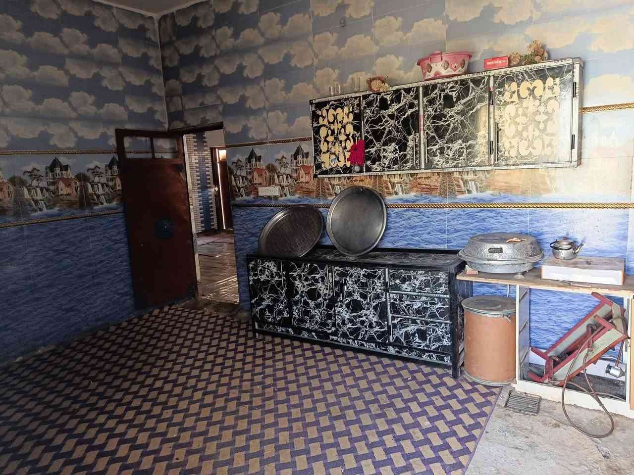اعيد نشر سبب الوعود الكاذبة بيت للبيع مساحه 200 بية غرف ثنين وصاله واستغبال ومطبخ المكان الدوانم وراء اسواق الحسين بخط ثالث السعر  28 بيه مجال الشراي يتصل ويدلل.   ***********.   @إشارة
