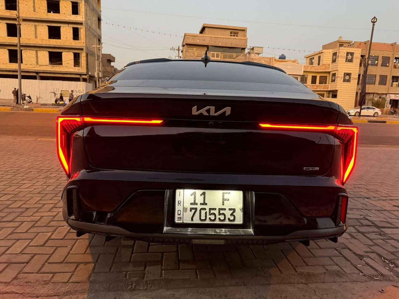 السلام عليكم
#كيا كي 4 فور 2025 K4 جيي تي  لاين فول مواصفات 

عداد المسافات:  ١٤ الف كيلو

الضرر: 1 قطعة جاملغ خلفي صبغ جهة سايق ايرباك سليم 

👇👇مواصفات  🇺🇸 :👇👇

تشغيل عن بعد

شاحن وايرلس و شحن مغناطيسي

رادارات امامية قيادة ذاتية والحفاظ على المسار

رادارات جانبية نقط عمياء

رادارات خلفية تنبيه عبور + توقف ذاتي

لدات نهارية امامية

بك لايت خلفي لد شمعة

سستم صوت 

مكينة 2000 دوش

ويل كب ١٨ كروم

شاشة كبيرة لمس مع عدادات ديجيتال 

كاميرا خلفية دوارة

وضعيات قيادة  نورمال سبورت

حساس هواء اطارات

اشاير بالمري

صندوق ذكي

مقاعد جلد  لونين 

تدفئة و تبريد مقاعد امامية

لايتات زينون عدسات

وباقي المواصفات المعروفة 

 السعر ١٨٢ 

*********** 

مكان السيارة بغداد حي العامل

