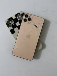 آيفون ١١ برو ماكس • ٢٥٦ • بطارية ١٠٠%