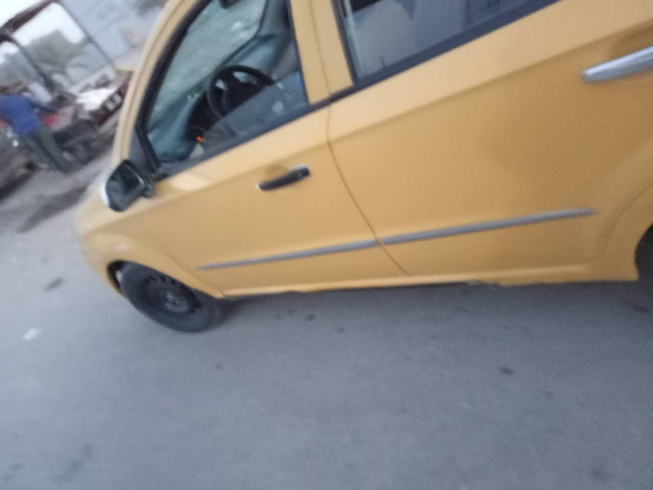افيو موديل 2007
مسكر كير عادي 
كير مكينه مكفولات 
بيه ضربه بل جاملغ الخلفي لايمن ولايسر 
سياره معمره كامل 
رقم الماني مشروع وطني
شرط مداور 
سعره35
رقم التليفون ***********
