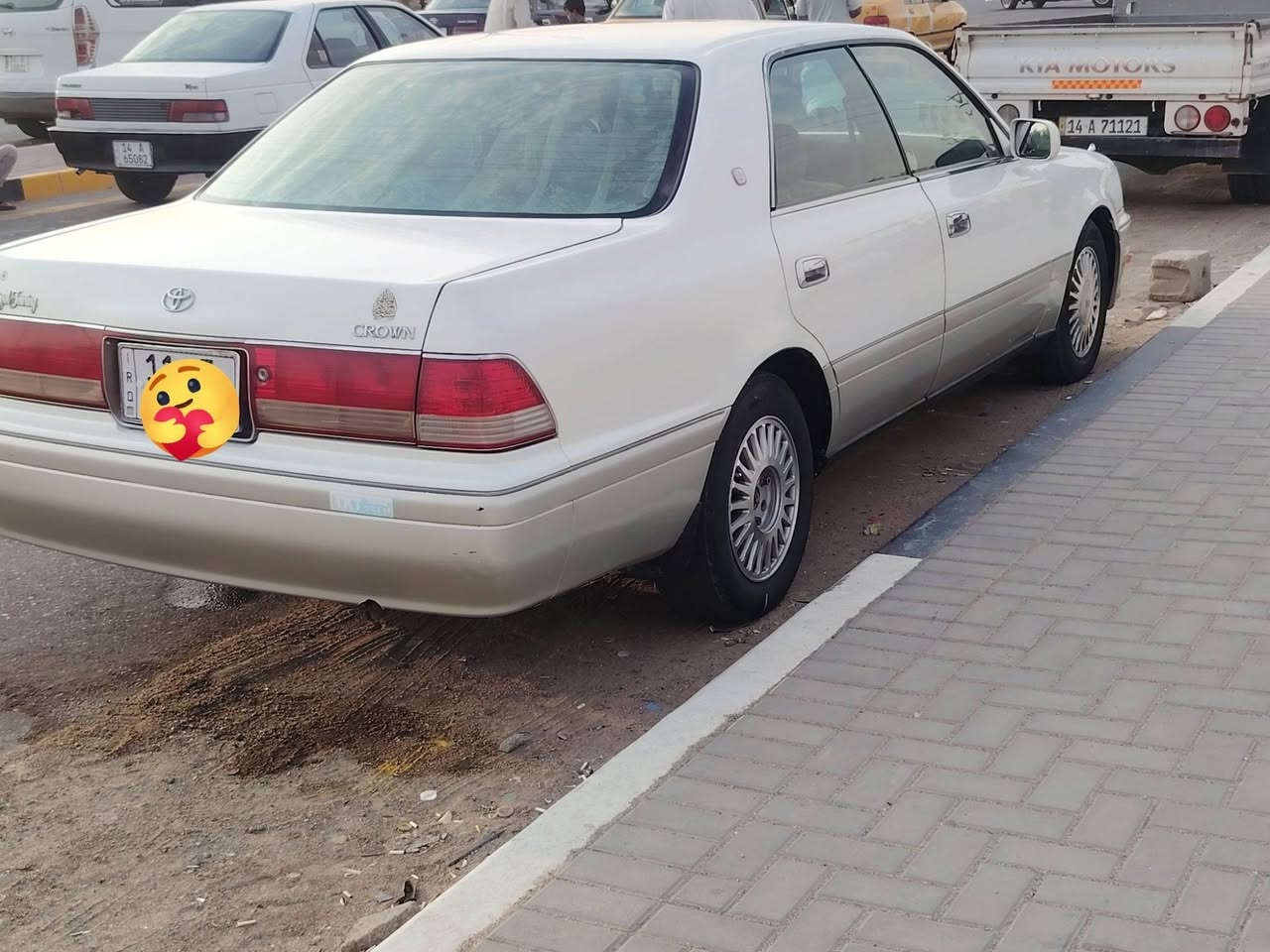 ***********
راس الثور فلات للبيع مكفولة كص ونقل وضربه

مكينه ثنين ونص ديلكو.  تبريد ثلج مكينه كارتون
سياره جاهزه حلوه مال جناي العنوان الزبير
السعر 85 وبيها مجال لشراي
