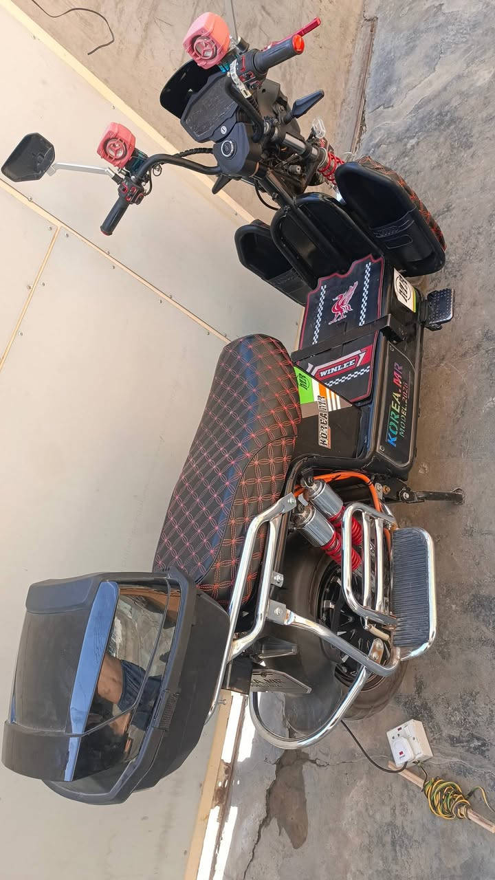 السلام عليكم موطور شحن جبلي كوري للبيع مستخدم شهرين اله نضافه مثل ماواضحه في الصوره بطارياته عل فحص مفولات 
السعر 800وبي مجال
رقم اتصال ‏‪***********‬‏ ومتواجد عل فيس
