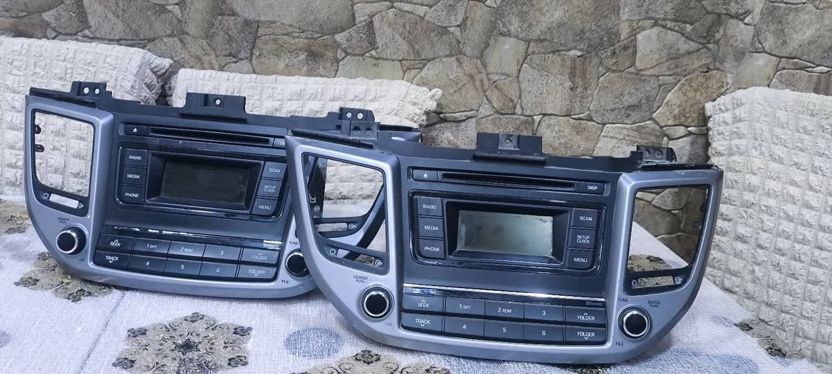 السلام عليكم متوفر SD مال توسان وكاله مال سياره اصلي  شغالات نضافه 90٪ يرهم موديل 16/17/18 ( يوجد توصيل) كافه العراق  سعرهن ثنينهن 75 مع توصيل  للتواصل ***********

