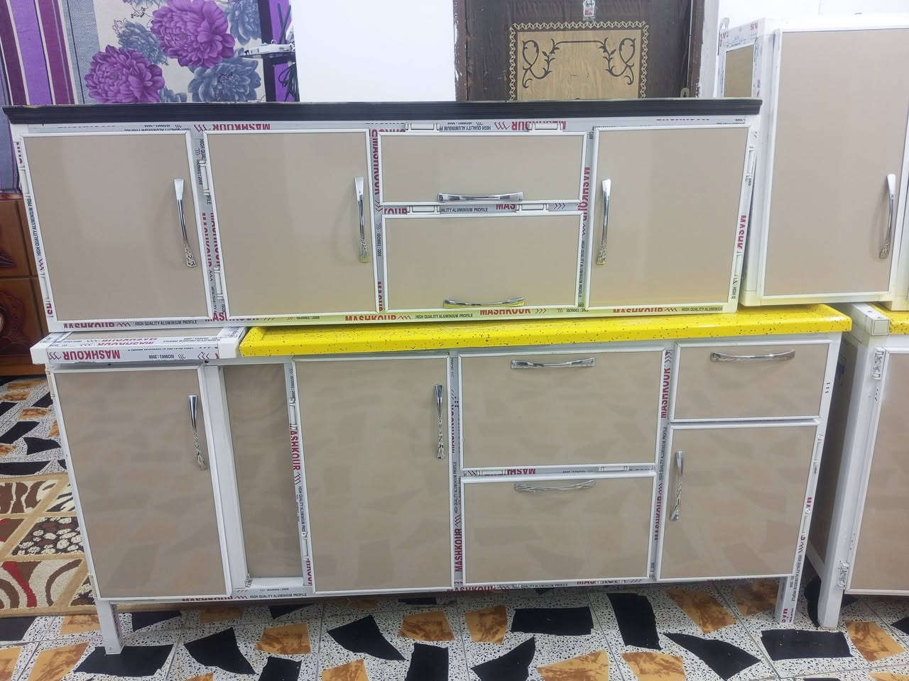 يا رزاق للبيع السعر 450 استخدام قليل تسكام ويه السنك يصير ثلاث أمتار كله مرمر الشراي يراسني خاص ادزله الفيديو والعنوان ***********
