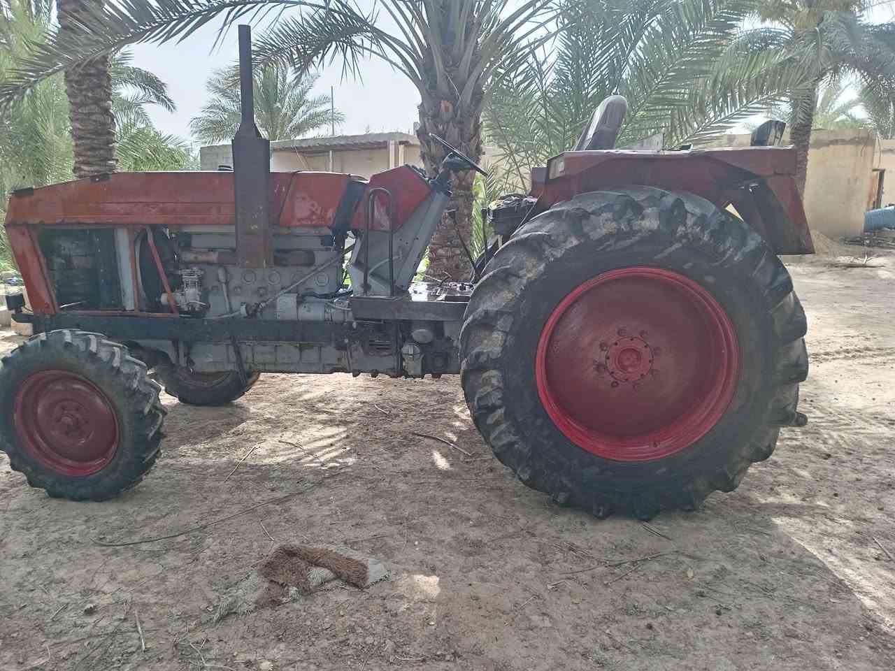 عنتر ثمانين البيع جاهزه حجم ١٢١سته سلندرموديل٨٩ مكان ديالى محرك وكير وهدراليك كلشي شغال وسلف سعر ٧مليون ونص وشراي تعال خاص الستفسار ***********
