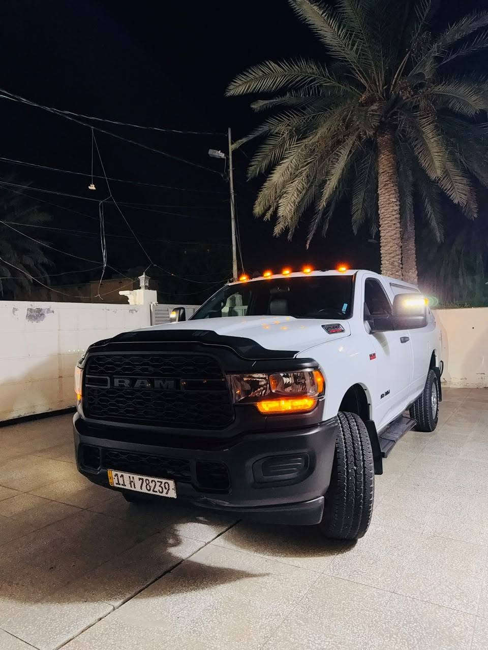 سلام عليكم 
دوج رام 2024
فحل 8 برغي حجم 2500 بدي طويل محرك V8 6.4 HEMI (بانزين)
 السياره اني مستورده كلين تايتل بدون حادث ماشية 11 الف بعده بحاله الوكاله
 السياره مواصفات heavy duty فول. 
بصمه
مري كهرباء شفط+اناره بالمري عند الرجوع 
شاشه كبيره كار بلي 
كير ماوس 
كشنات جلد 
رادار امامي خلفي 
نقطه عمياء 
كروز سرعة 
وباقي المواصفات المعروفه. 
السياره مكفوله اي نقص ما بيها. 
الاستفسار ***********.
