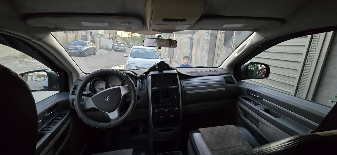 حياكم الله دوج كرفان 2008 sxt
السياره داخله كلين  بيه 3قطع صبغ جاملغات خلفيه وجزء من الباب الايمن اثر طخات 
بيها نقوصات متاكل هوايه  السياره كير مكينه مكفولات الموقع 
بغداد حي الجهاد 
***********
