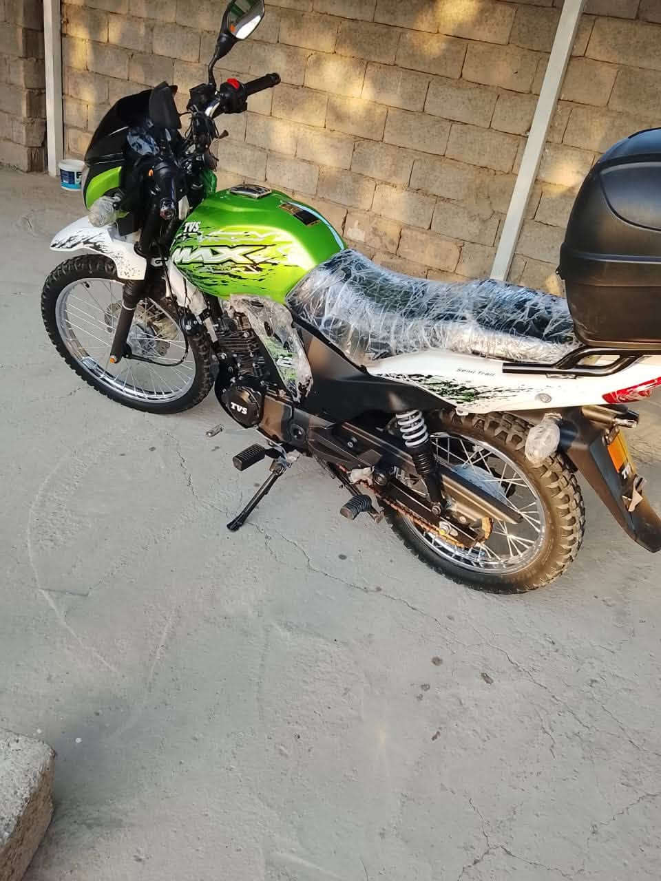 سلام عليكم دراجه TVs دراجه استخدام شخصي وراق مكان بغداد المحمودية السعر 1300بيها مجال و تدلل ***********❤️
