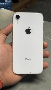آيفون XR • ١٢٨ • بطارية ١٠٠%