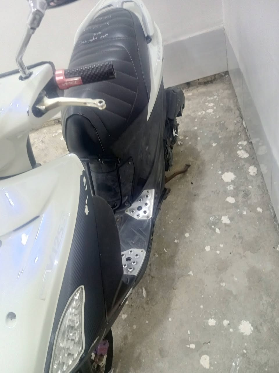 سلام عليكم ادرس ياباني لبيع مكفول دراج نضيفه سعره 950بيه مجال لشراي تجي تفحص دراج مكان كوت حي الحكيم الاول نزلت حسنيه الحرار ‏‪***********‬‏
