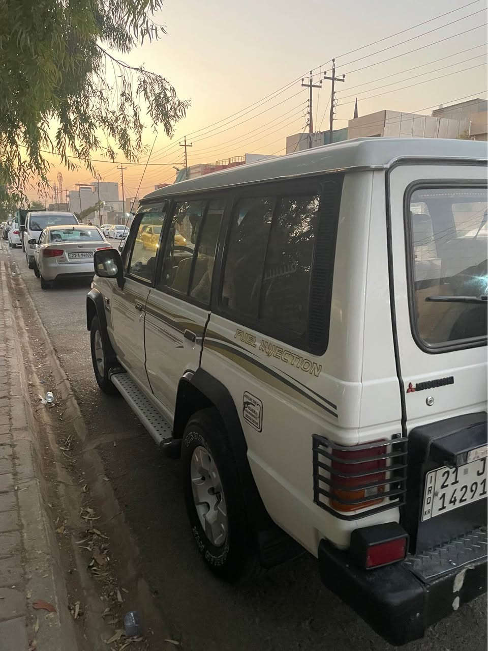 كالوبر موديل 1990مكينه بلادي بشرط تبريد دبل اكسل بشرط كير عادي رقم باسمي بطاقة بنزين بيه سيارة حزام صبغ لجماليه فقط اي ضربه مابيه *********** كركوك, العراق
