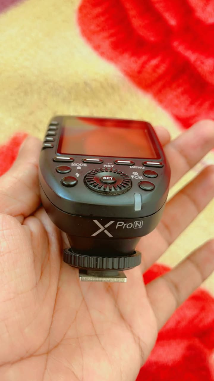 سوني R3 • عدسات ماستر • اضاءة AD400