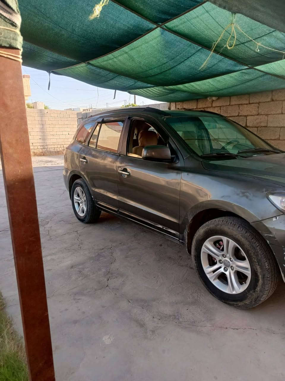 السلام عليكم ورحمة الله سنتافي 2007 سبعة راكب مگلوبة ومعمرة گير ومحرك شرط 2700 تبريد ثلج  .  للإستفسار ***********
