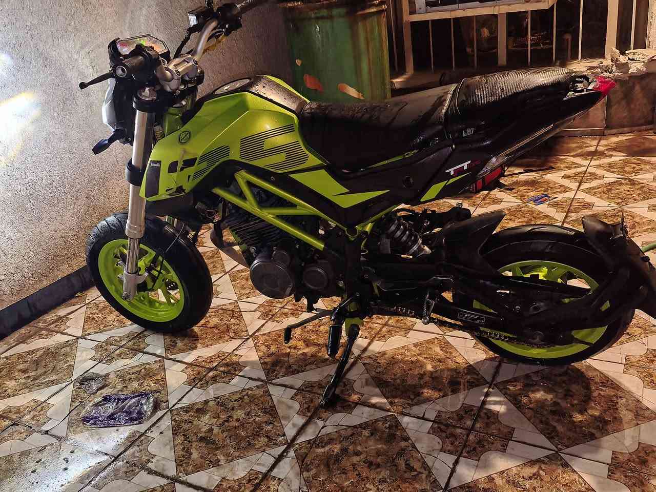 السلام عليكم شباب بنلي 135cc
رايد مراوس بطح كاوسكي مديل 4 أو F600 حسب القناعه
دراجتي نضيفه مكفوله كفاله عامه الدراجه ماكلك زيرو اخت الزيرو ناقصها بس صلنصه عساس داجيبلها رياضي المهم مابيها اي نقص نص نكره الدراجه رقم بغداد باسمي تحويل ثاني يومي رأيدها مراوس بطح أو إذا بيع ب٢٣٠٠ هاذه رقمي للاستفسار *********** وتساب وشكرا
