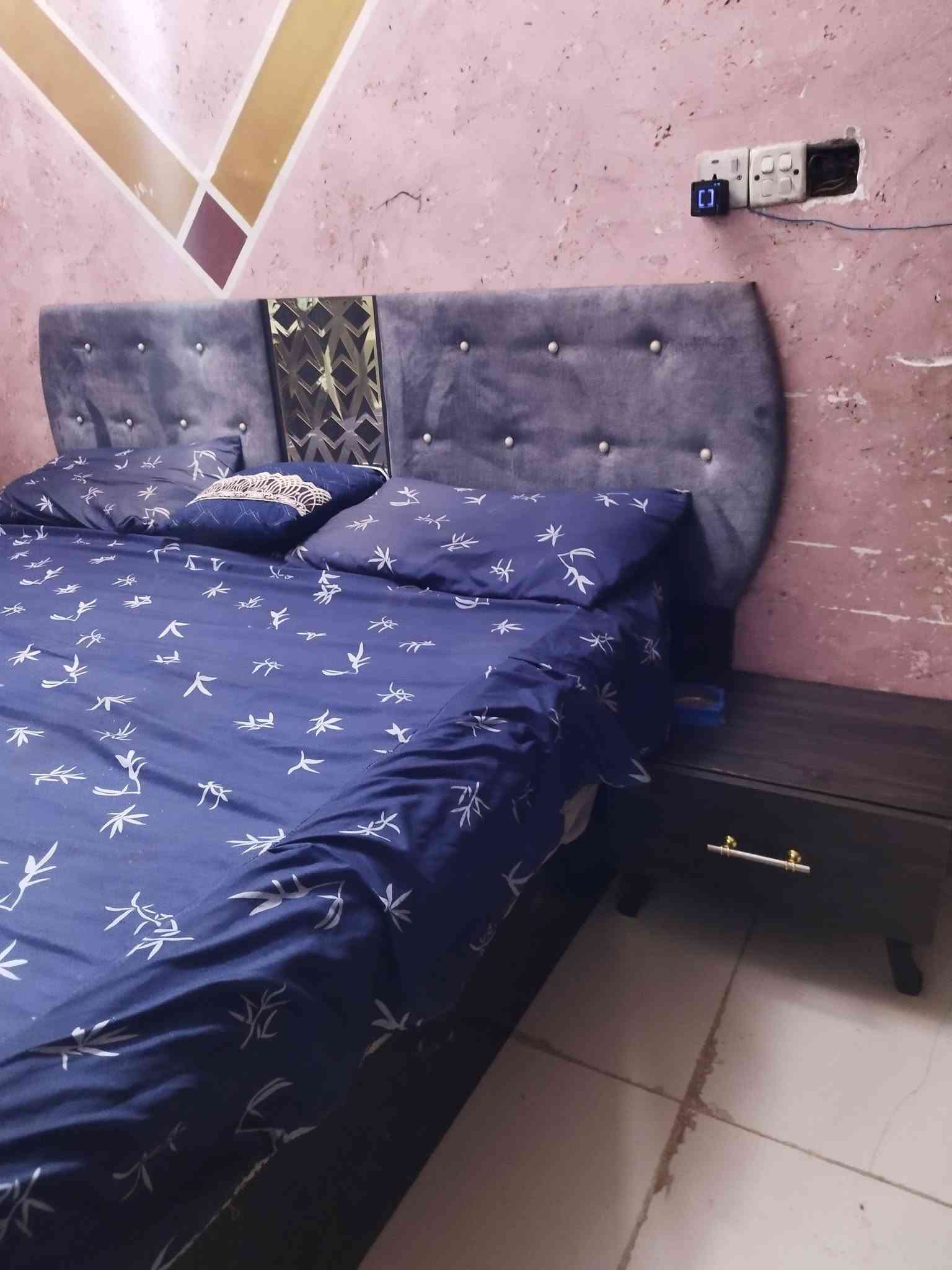 يا الله بيع مستعجل غرفه تركيه 5 قطع نضيفه جدا استعمال قليل نضام كنتور سلايت سعر 175 الف سعر اخو البلاش مكاني ابو غريب شهداء شارع السكلات  *********** وات ساب
