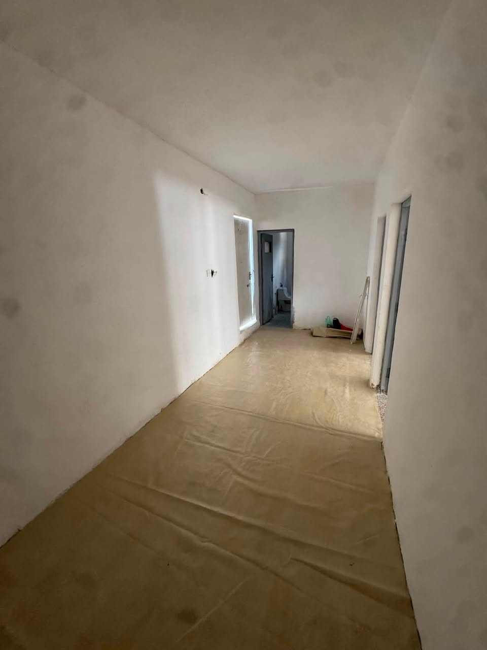 🏡 شقة للإيجار – العامرية
من المالك الشخصي مباشرة 
📍 الموقع: العامرية، خلف شارع المطبعة، نهاية شارع الشيف السوري.

✅ تتكون من:

* غرفتين
* هول
* خدمات متكاملة
* سطحين واسعين

📞 للتواصل والاستفسار:
***********
