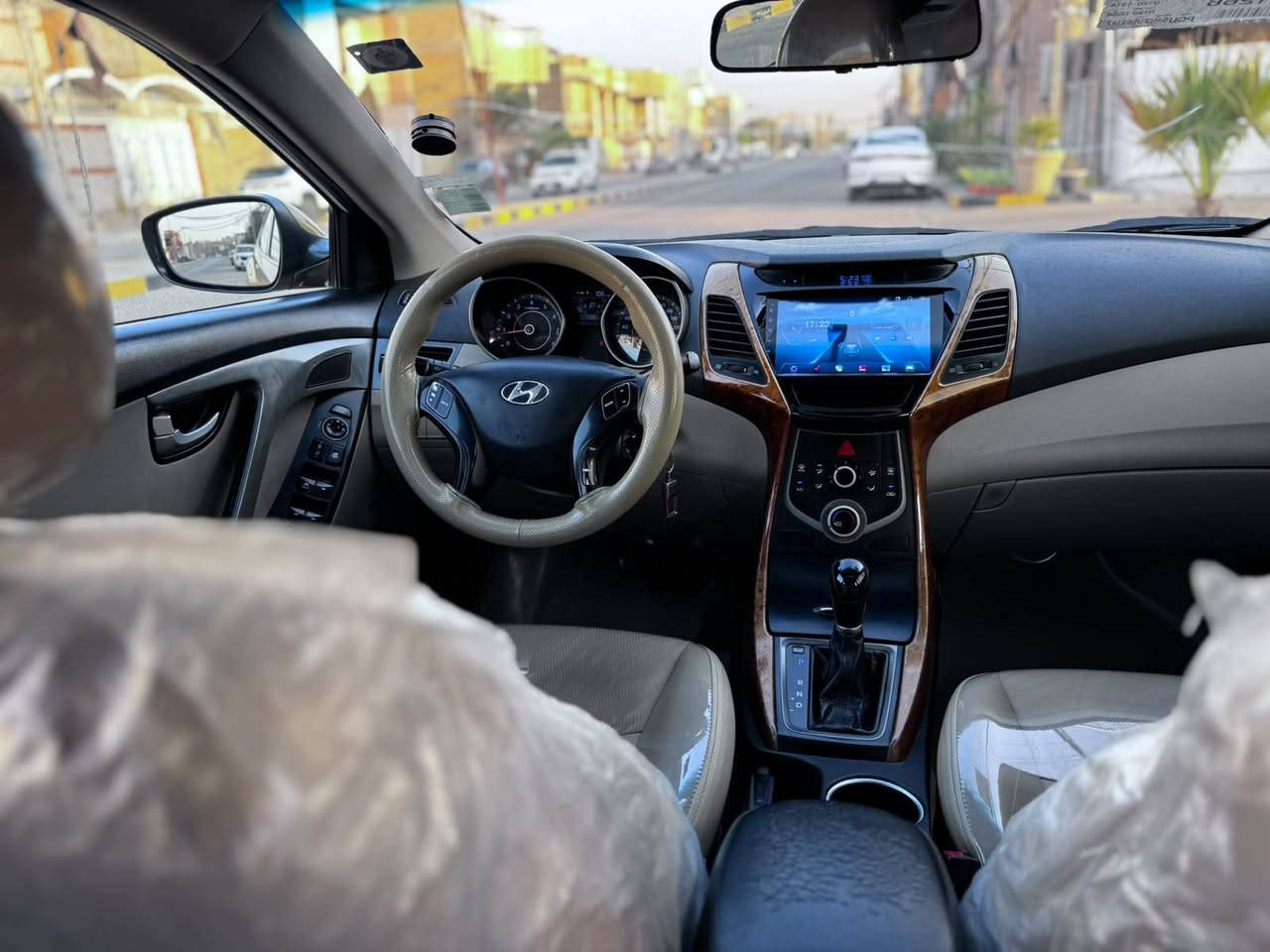 الانترا موديل ١٥ خلجيه فول من عده البصمه محرك 1800 ضرر فقط باب الخلفي مرخه دخم تاير جديد محرك وكير ع شرط تبريد ثلج دوشمه جديده سفره جديده السياره حلوه ونضيفه احله من الصوره السعر 118 وبيه مجال حك الجيه اي ستفسار اتصل ع صاحب السياره***********

