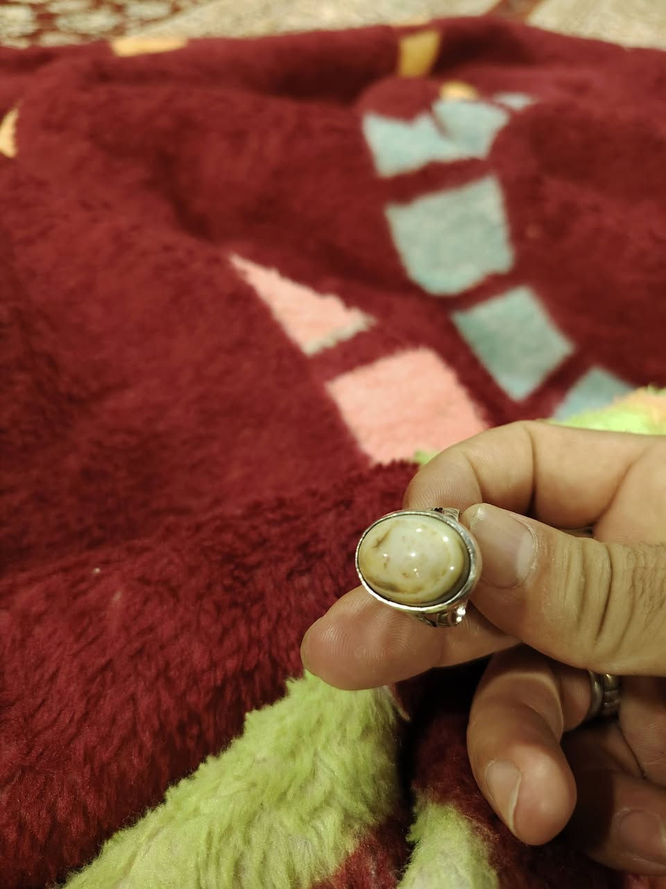 خاتم للبيع الشراي يتفضل خاص
