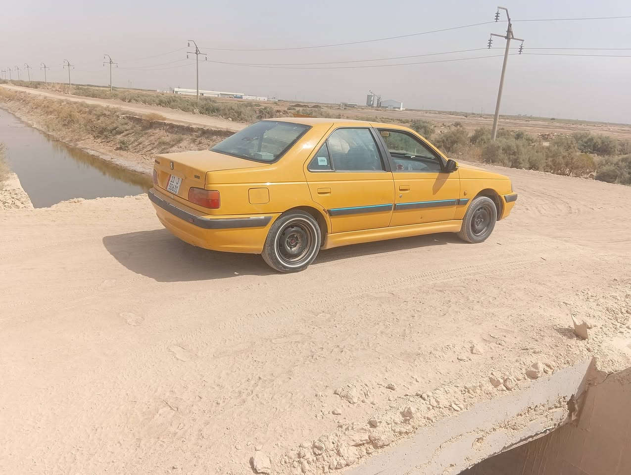 سلام عليكم بيجو بارص موديل 15 رقم بغداد نكليزي بسمي تبريد يشتغل تخم تاير جديد صدر جديد مصفره هيئه و غرامات سياره جاهزه من كلشي سعر 38 وبيه مجال شراي يتصل ***********
