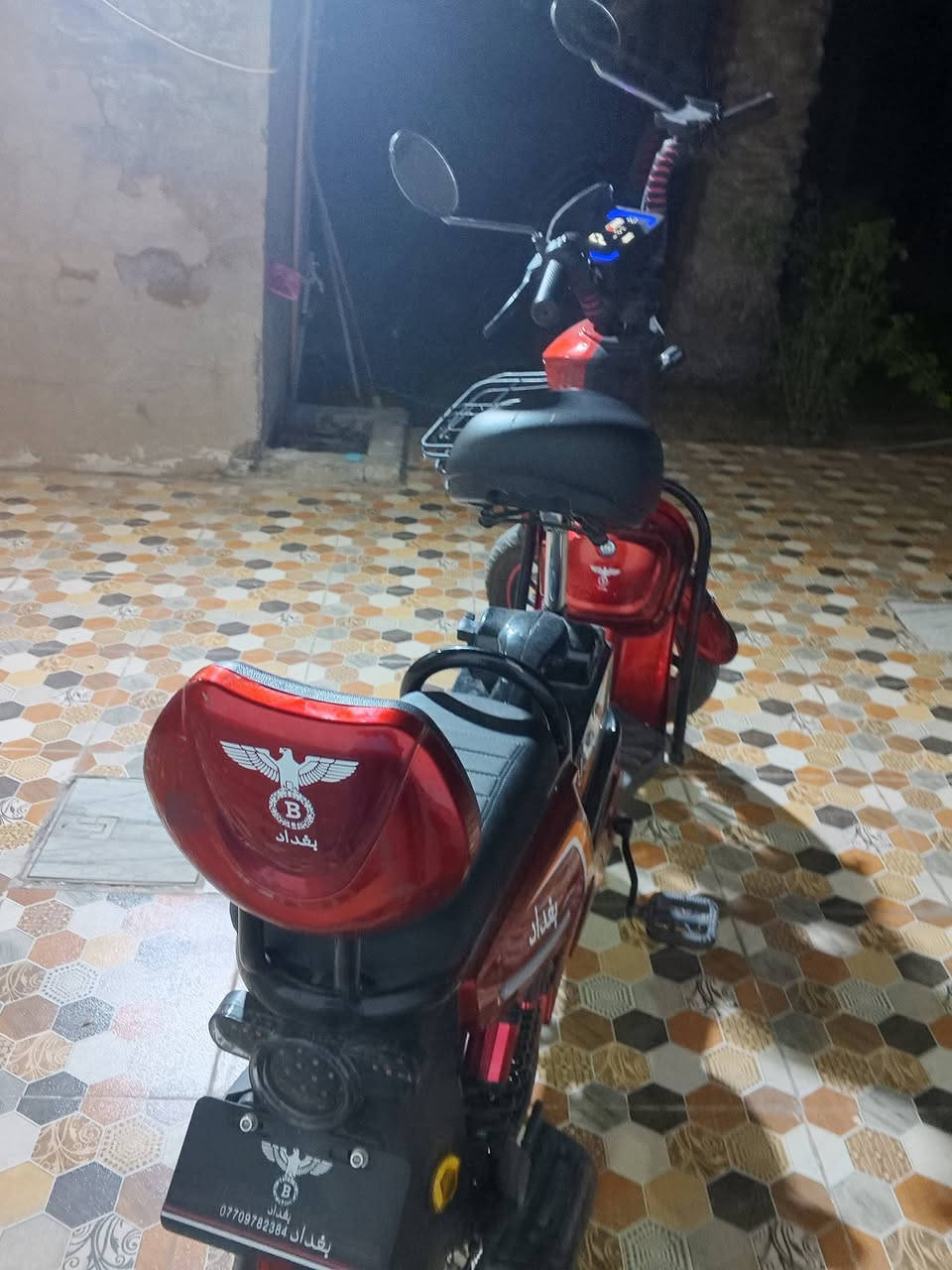 موطور للبيع جديد بطاريات استخدام 5اشهر زينات  نضام سرقه او كلشي ما مبدل سعر 300بي مجال التوصل على هذا الرقم ***********بي واتساب
