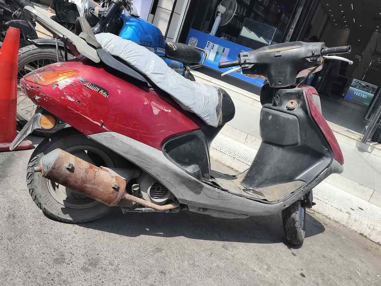 السلام عليكم
سبيسي ماليزي دراجه عوزها بس كفرات مجفت مره وحده شرط فقط كفرات عوزها لاغير كلشي شغال بيها سعر 350 وبيها مجال 

للتواصل *********** اتصال واتساب 
*********** اتصال واتساب
