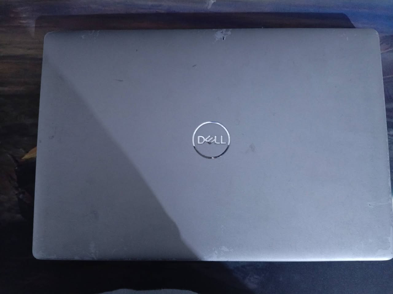 ‏لابتوب     Dell latitude5410 مستخدم
‏
‏معالج      intel core i7-10th
‏كارت داخلي     intel uhd 4G
‏الرام           8G و قابل للتطوير
‏التخزين   ssd m.2 512 و قابل للتطوير  
‏
‏كل المنافذ شغالة اضافه انو بي منفذ type - C
‏و الشاحنه مالته موجوده 
‏
‏الابتوب حرفياً يشغلك كل البرامج من تصميم و هندسه و برمجه 
‏
‏استخدامه جدا قليل و كلش نضيف عدا انو بس الكفر الخارجي بي شخوط بسبب جنت اخليه ويه الملازم 
‏
‏مكاني بغداد جسر ديالى الجديد الكرغولية
‏موجود واتساب  ***********
‏السعر 400 و بي مجال حك الجية 
‏تجي تفحص و تشوف على راحتك 
‏

