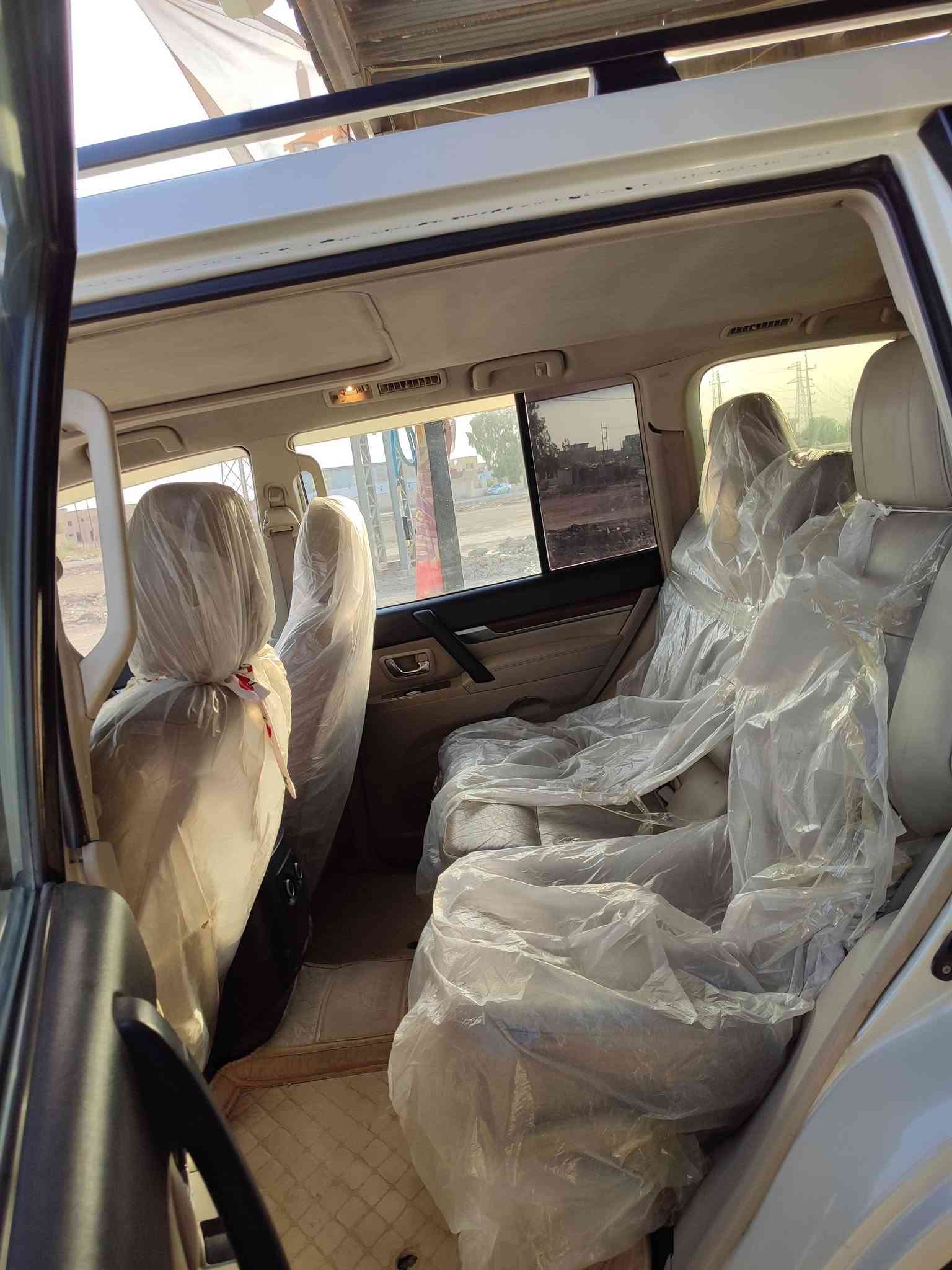 باجيرو ٢٠٠٩ كفاله عامه
السياره احلا من الصوره بل واقع 
محرك ٣٠٠٠
رقم بغداد نكليزي مداور ثاني يوم 
مواصفات 
بانوراما 
مري شفط 
كشنات جلد كهرباء جهتين 
مثبت سرعه 
تحكم ستيرن جهتين 
جامه السايق اوتو
٤ حساسات خلفيه 
وباقي المواصفات معروفه 
العنوان ديوانيه قضاء عفك 
السعر :124 بيها مجال للشراي 
***********
