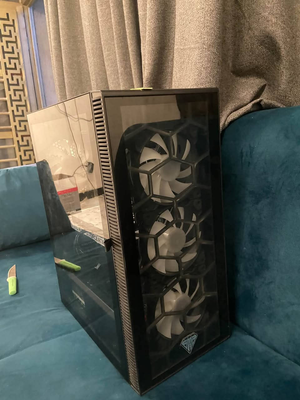 السلام عليكم تجميعه للبيع نضيفة كلش  
R5 5500                                           RAM 16 3200                                  لون ابيض RTX 4060 PNY WIHET                          SSD 512                                                    M.2 256                                              
    P.S 650 W MASS                  
رقم تواصل ***********
سعر مليون و٢٥الف
