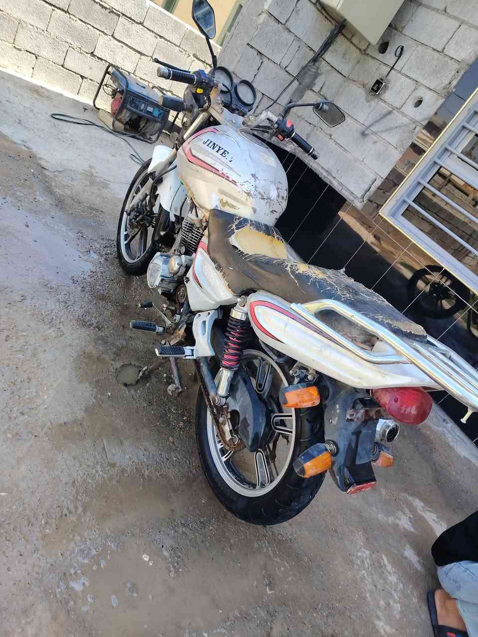 دراجه. بانده للبيع محرك. 200 كهرباأيات كاملى  ما بيهه اي نقص السعر 350التصال على رقمم ***********
