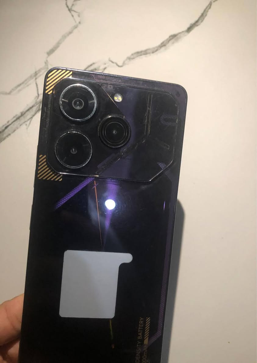 السلام عليكم جهاز  TECNO POVA 6 Pro 5G للبيع نضيف حيل على وضع شركه ما مبدل بيه أي شي بدون ملحقات 
سعر خاص مكان ناصرية مركز الصخيين الحولي جديد
*********** وات ساب
