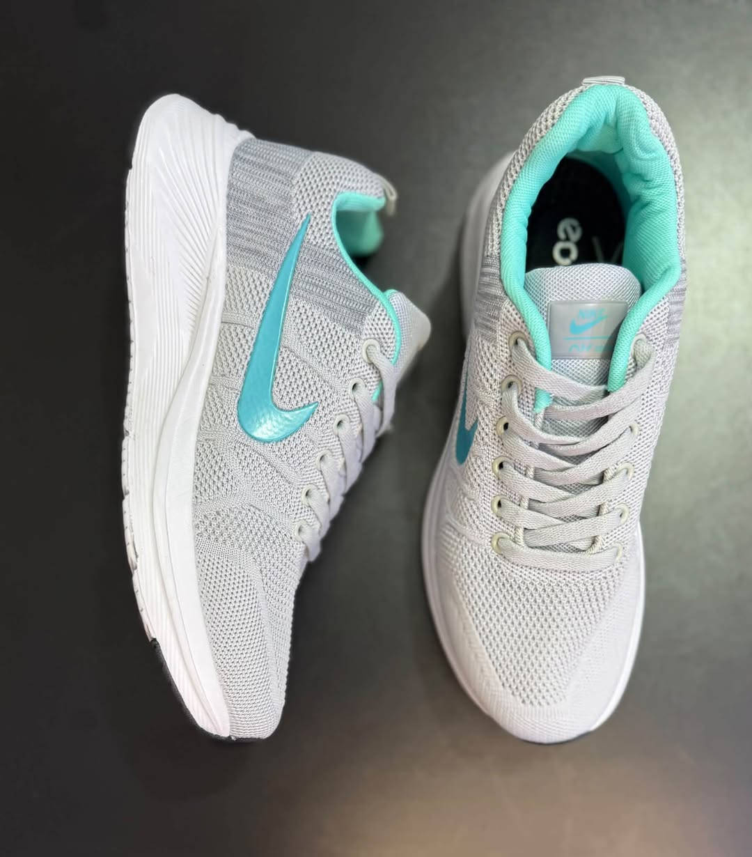 احذية فيتنامي اصلي 👟✨

متوفر قياسات 40-41-42-44✨

توصيل جميع محافظات العراق ✨

لحك تصفيه سعر القطعة 15 الف قطعتين 20 ✨

نص مكتوب في الصور:
- NIKE INNOVATE YOUR RUN