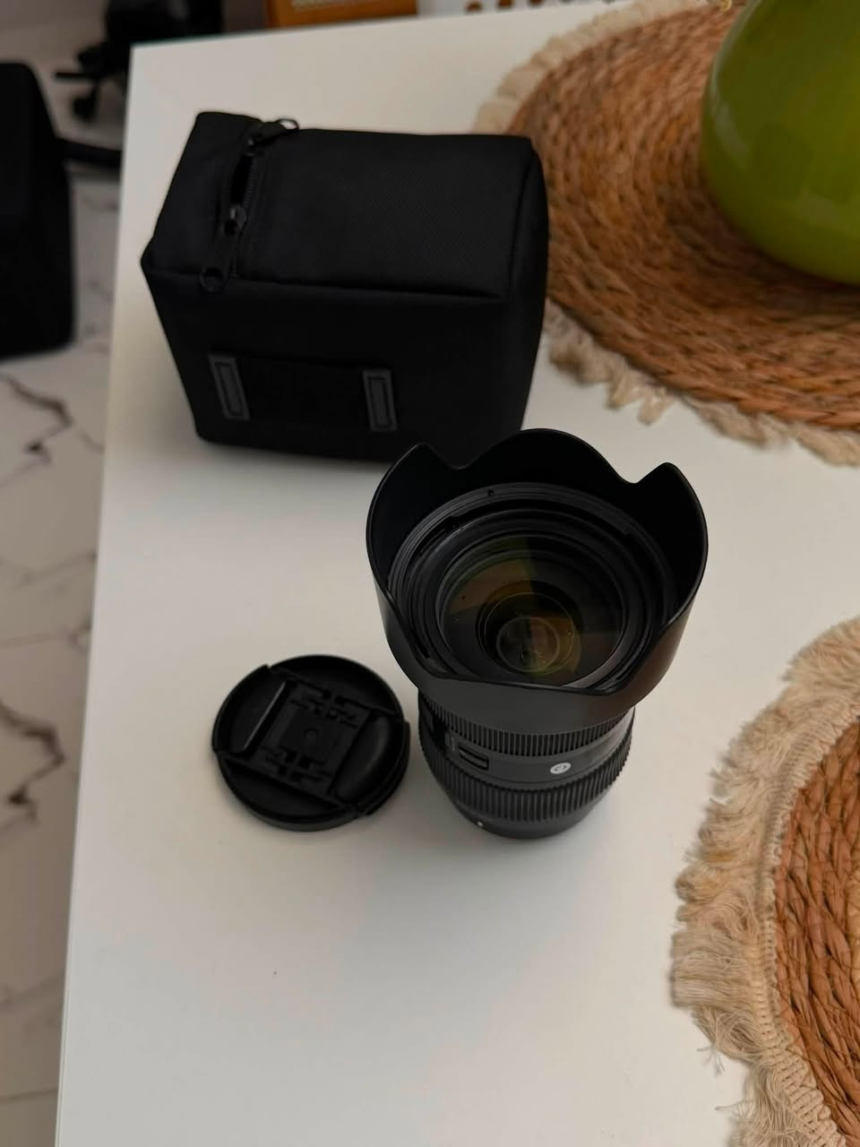 عدسة sigma 28-70 فتحة عدسة 2.8 نظافتها ٩٠ بالميه مابيها اي عيب . 

تواصل على الرقم ***********
