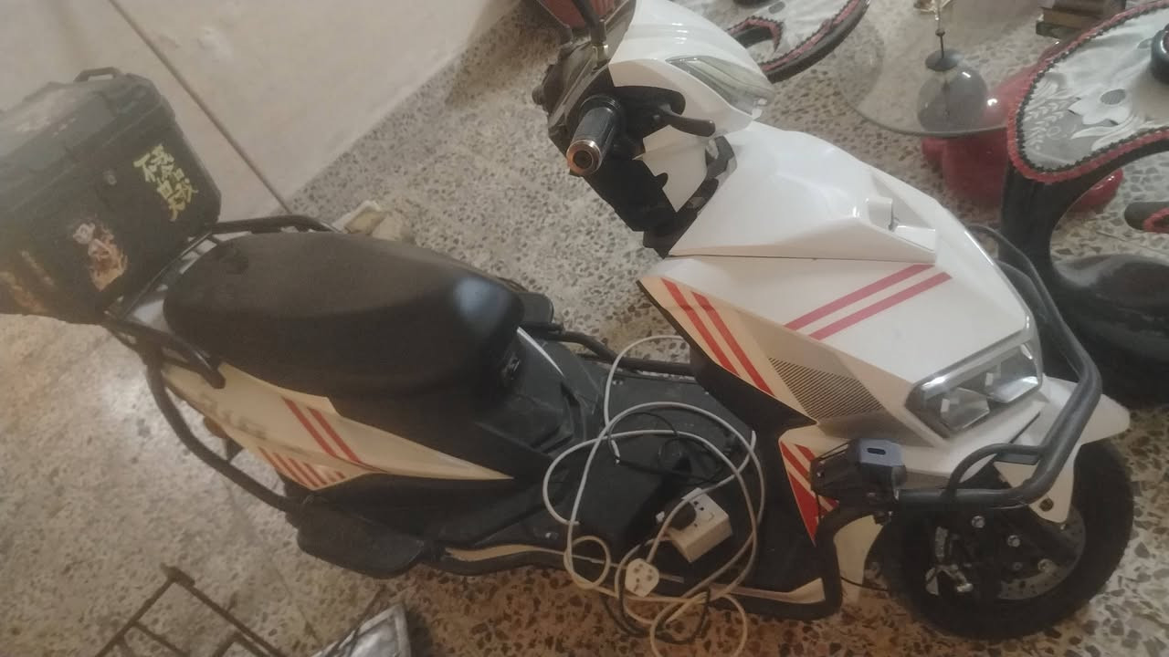 دراجه شحن للبيع الدراجه نضيفه تخبل مصار شهرين
من ماخذها مكان بغداد جديده سعرها ٦٠٠
***********
