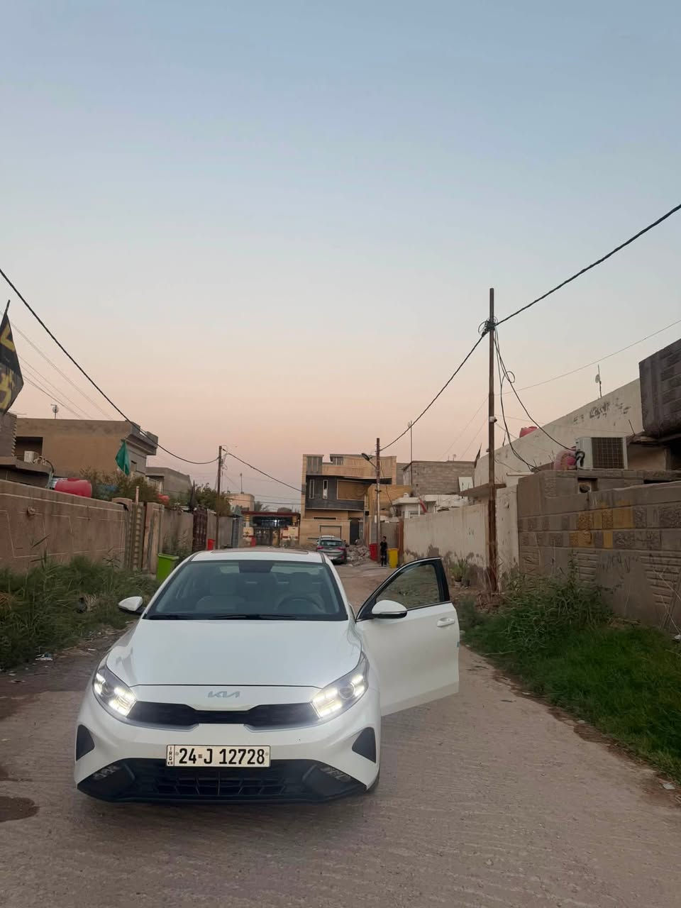 السلام عليكم
سيراتو 
2023
فول مواصفات 
محرك 2000
مكفوله كفاله عامه 
رقم دهوك 
ماشيه 34الف حقيقي 
مكان سياره 
واسط //الزبيديه 
الاتصال على الرقم استفسار اكثر 
***********
مرواس ترهم
