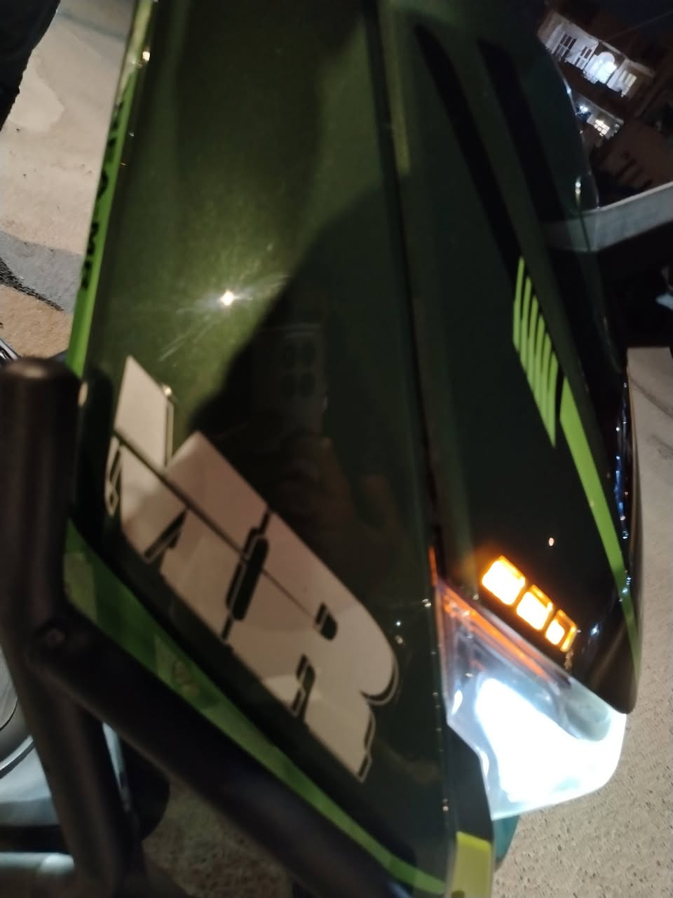 السلام عليكم للبيع دراجة شحن القرش الكوري  MR 2027 
استخدام اقل شهر حيل نضيف بعده بحالة الشركة
6 بطاريات بلادية فول عل فحص
ماشي شي قليل جدآ
لايت زنون عالي ناصي شغال
نضام 4 سرع
إشارة يمنة يسرى شغالة
كهربائيات كلها شغالة
نضام R الرجوع  + نضام P
السعر : اتصل 
/العنوان /الانبار /الرمادي/ التأميم /
للاتصال على الرقم ***********
